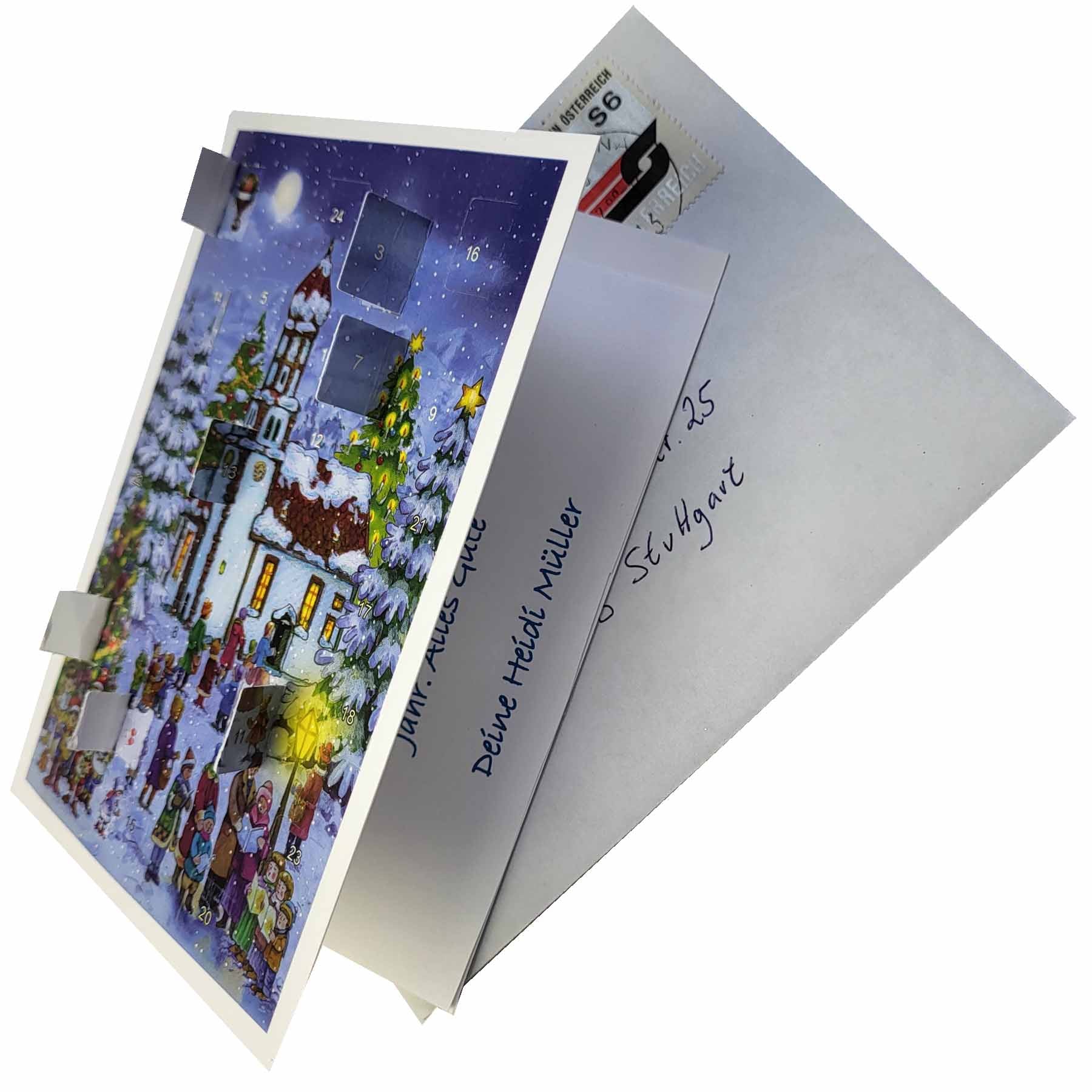 Postkarten-Adventskalender An der Kirche mit geöffneten Türchen